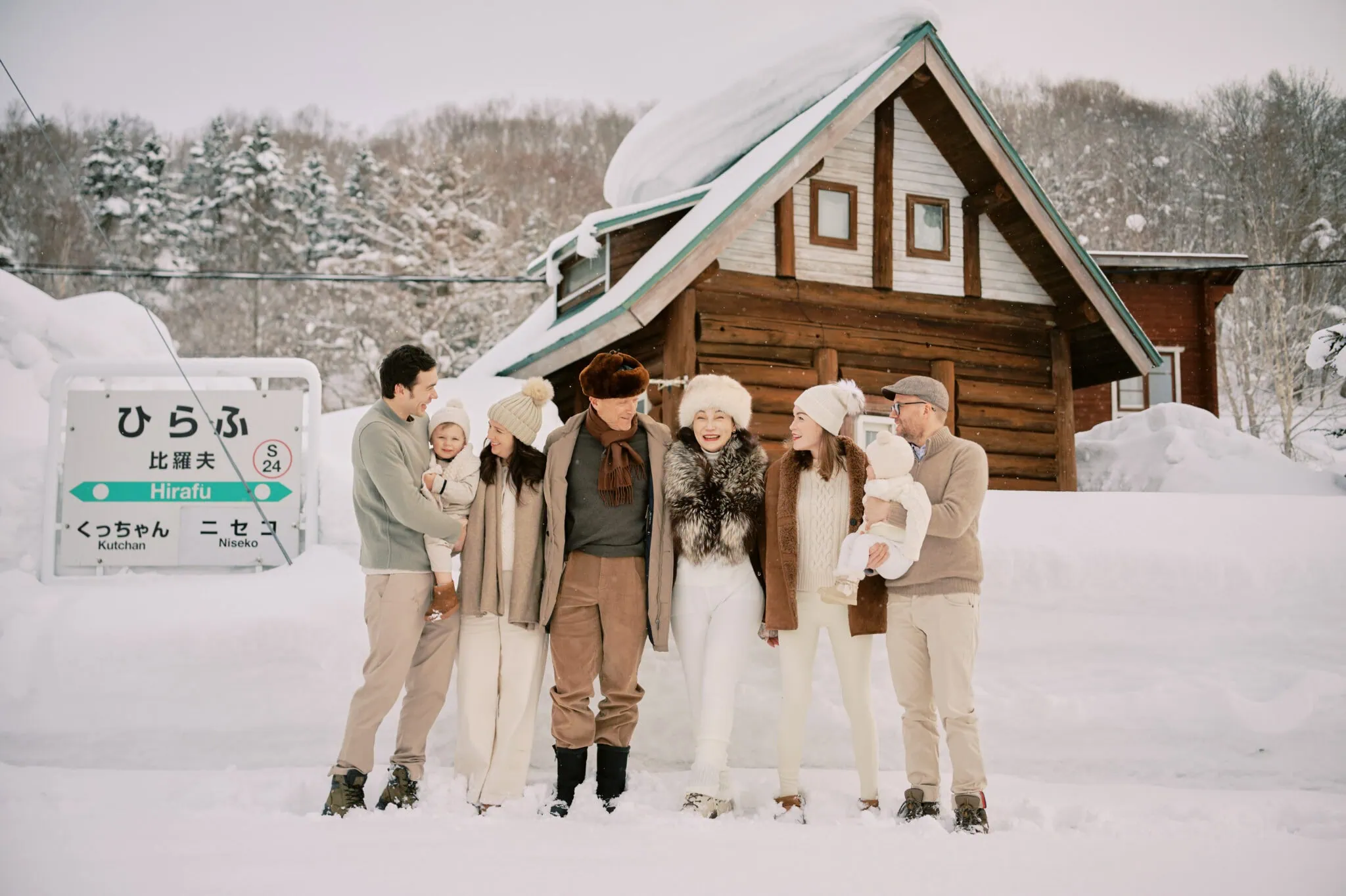 Tour group photoshoot Niseko Hirafu Hokkaido